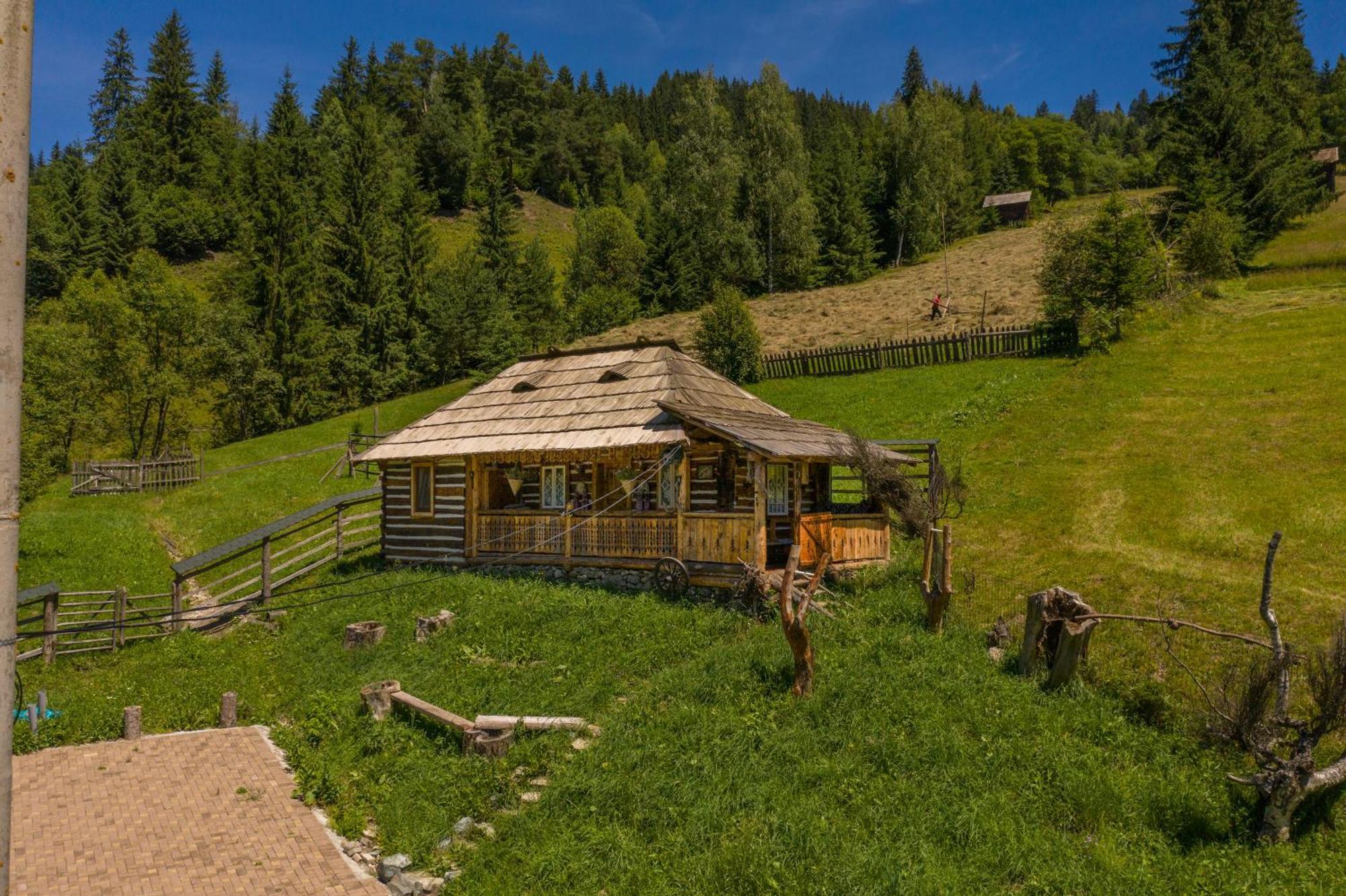 Villa Casa Rustik Bucovina Fundu Moldovei Exterior foto